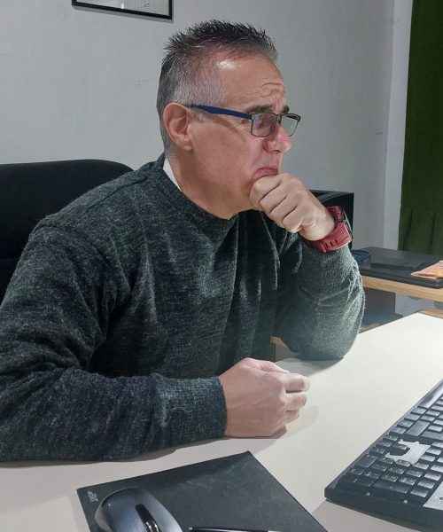 gus estudio 20250604 con lentes recortada